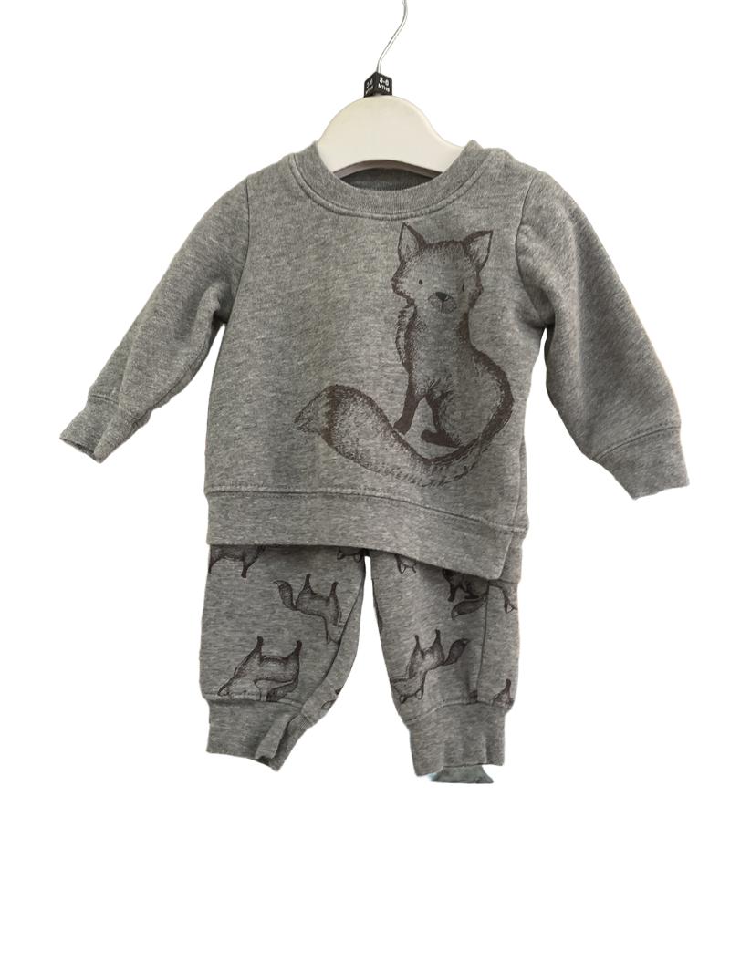 Preloved Carter's - Grey Fox Tracksuit Outfit (Jumper And Trousers) (3-6m)