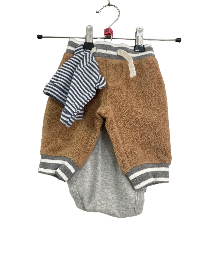 Preloved Gap - Baby Outfit, Brown Fleece Trousers, Grey Long Sleeve Vest And Hat. (0-3m)