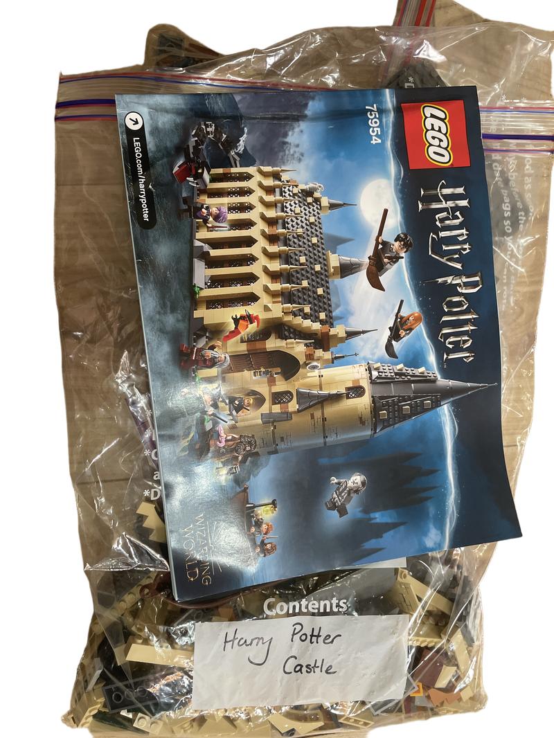Preloved Toys - Harry Potter Castle/Great Hall, Set 75954 - Lego