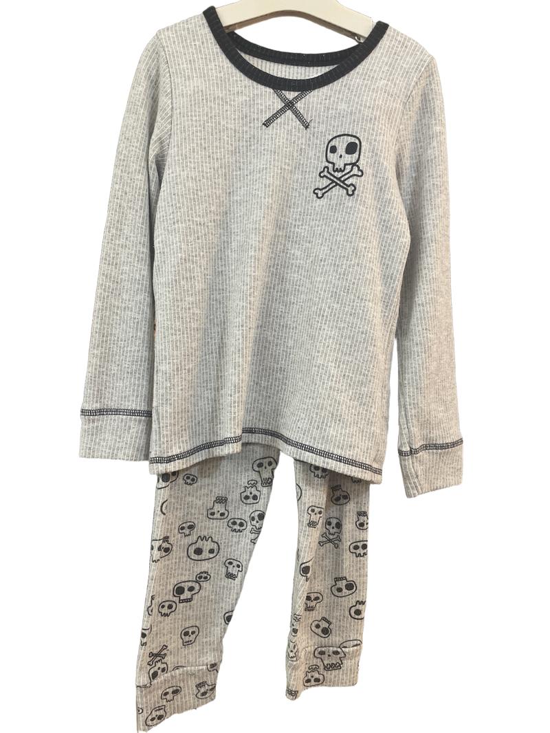 Preloved Red Fox - Gray Skull Long-sleeved Pyjama Set. (6-7y)