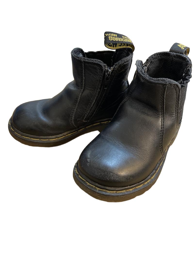 Preloved Dr. Martens - Black Doc Martin's AirWair Chelsea Boots (6 UK)
