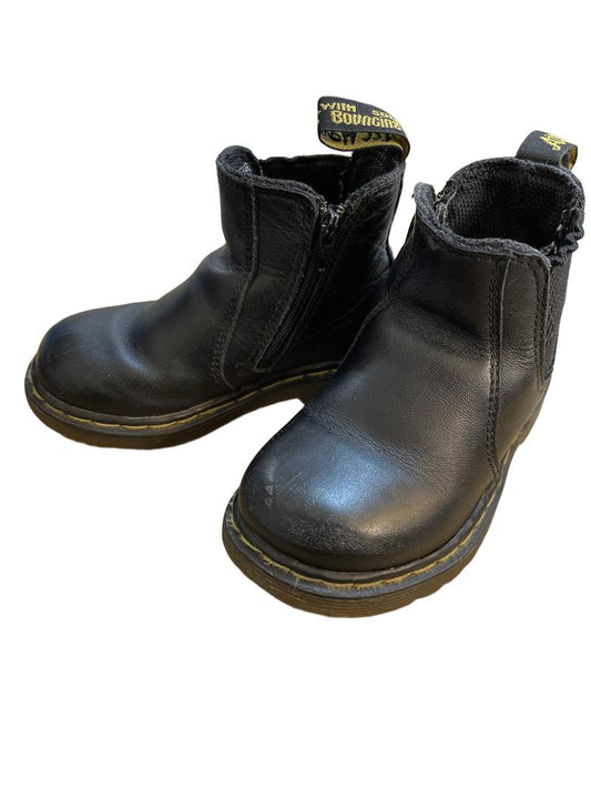 Preloved Dr. Martens - Black Doc Martin's AirWair Chelsea Boots (6 UK)