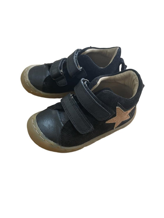 Preloved Vty - Black Suede Shoes With Orange Star. Infant (6 UK)