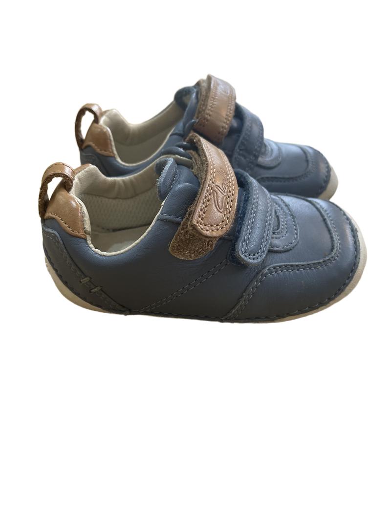 Preloved Clark's - First Shoes. Infant Blue Leather Shoes. (4.5 UK)
