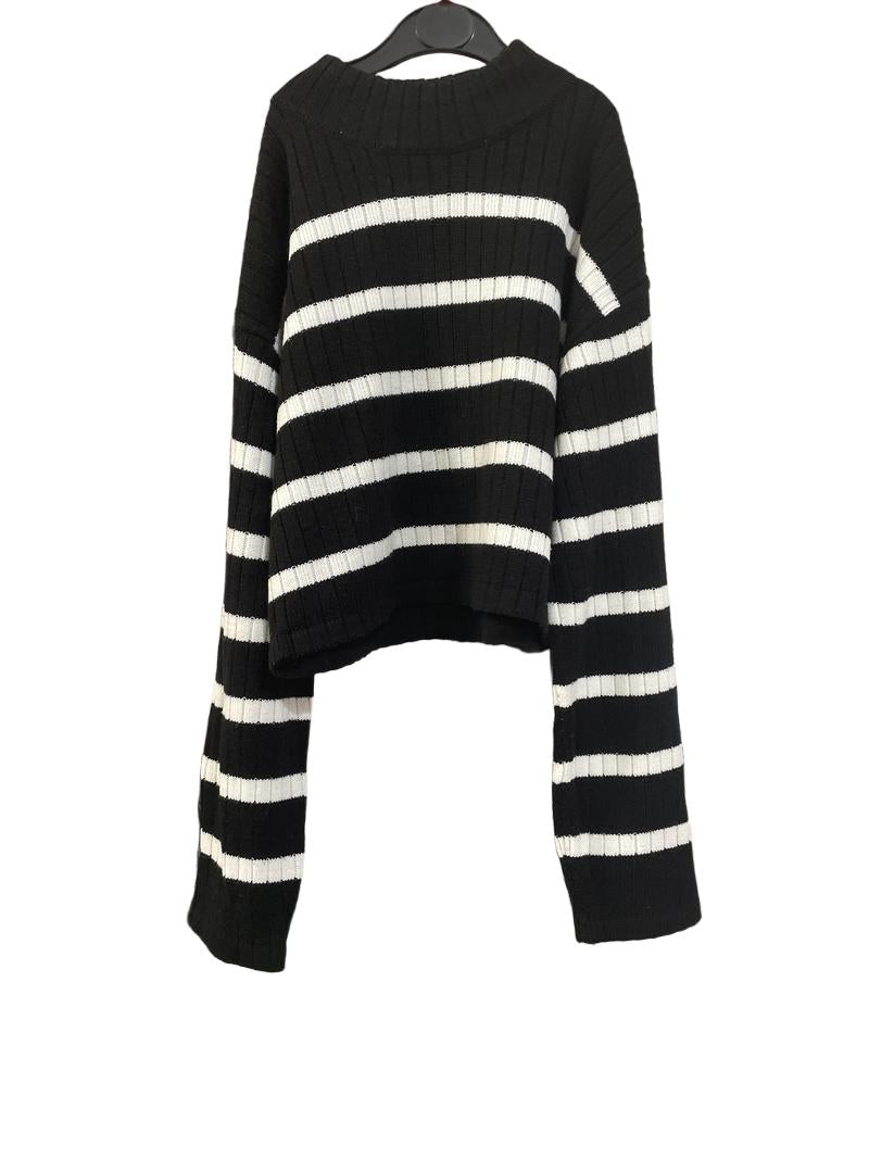 Preloved H&M - Black And White Stripe Knit Crop Jumper. (10-11y)