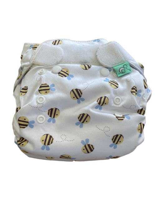 Preloved Totsbots - White Size 2 Reusable Nappy Bee Print. With Inserts.