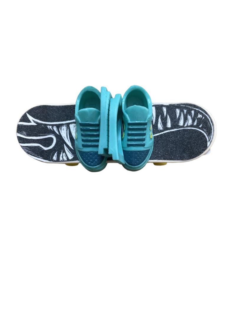 Preloved Toys - Skate Fingerboard With Blue Shoes. - Hotwheels