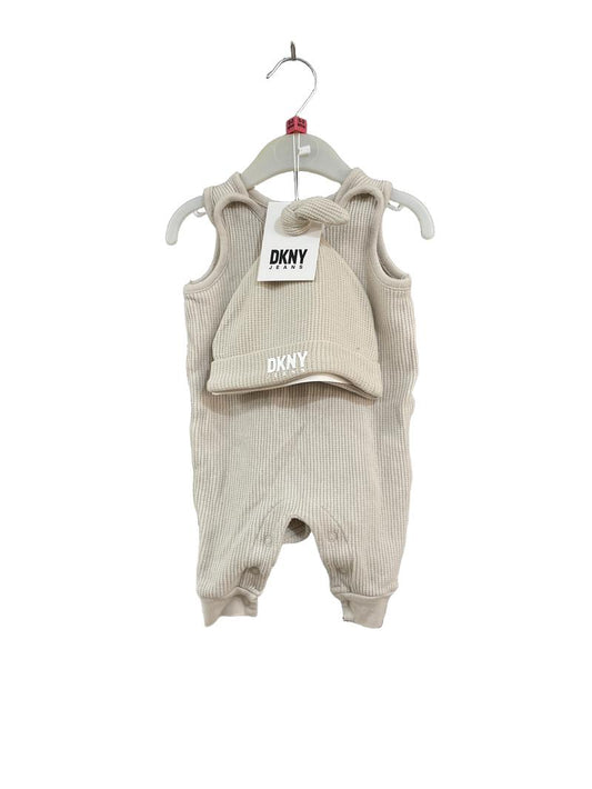Preloved DKNY - Cream Waffle Dungarees And Matching NEW Hat (0-3m)
