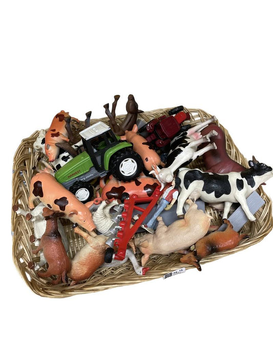 Preloved Toys - Farm Animal Tractor Set - Unknown Brand