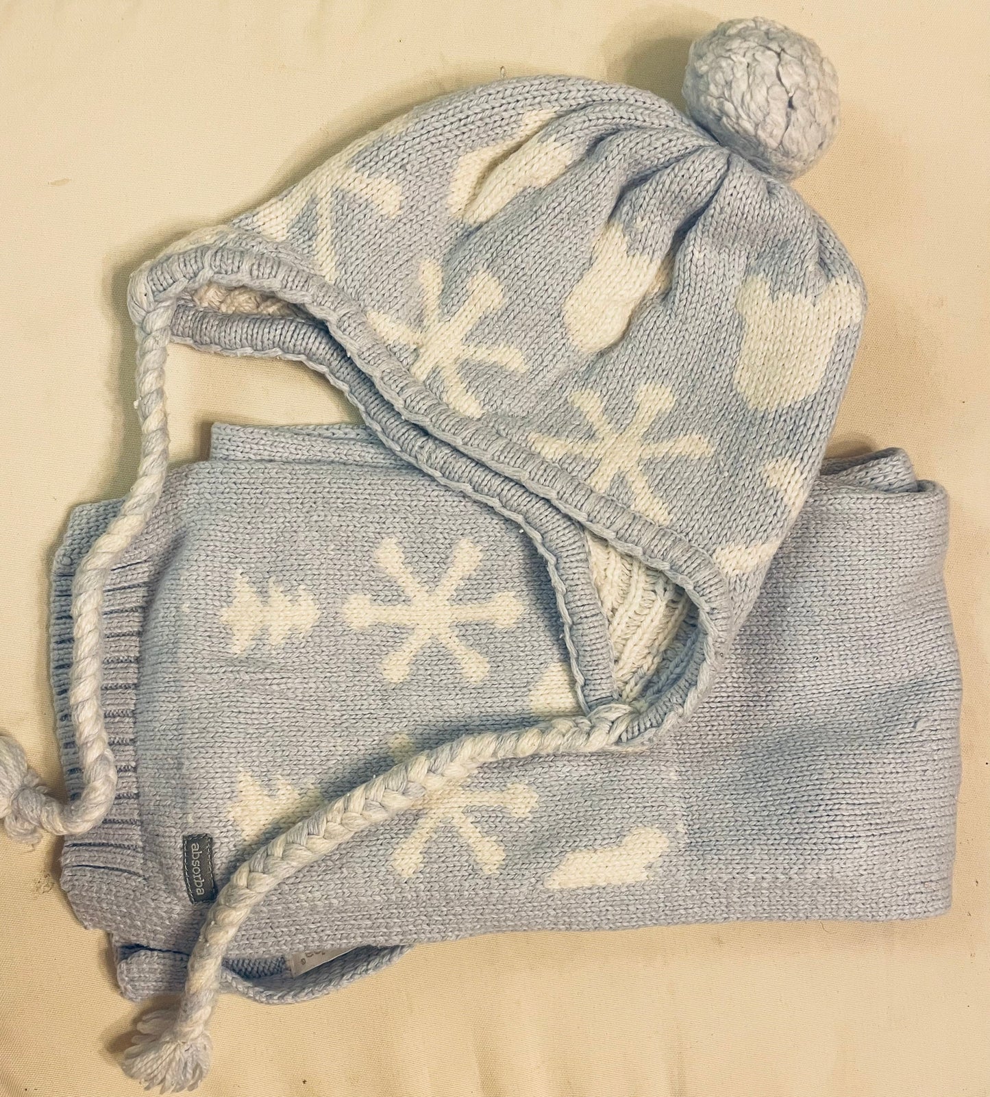 Preloved Absorba blue snowflake hat and scarf set T3, 3y