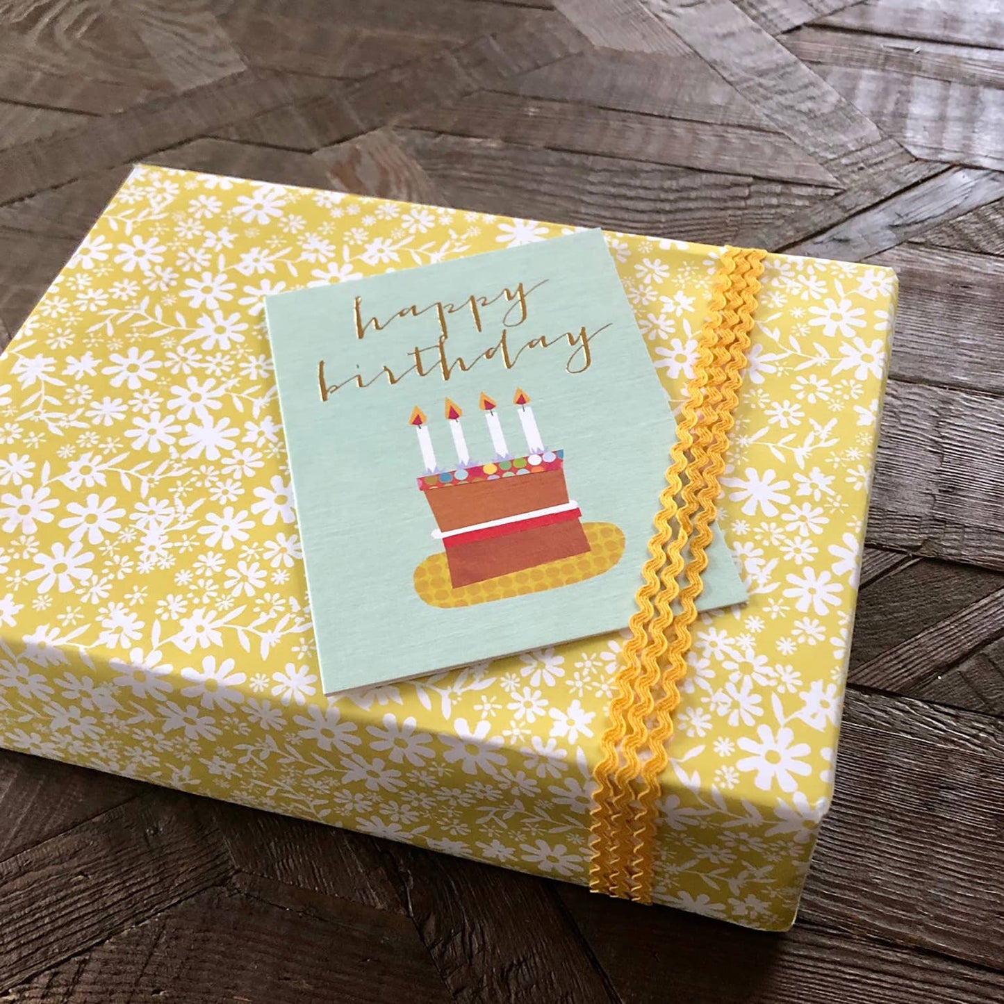 TW46 Mini Happy Birthday Cake Card with Gold Foiling