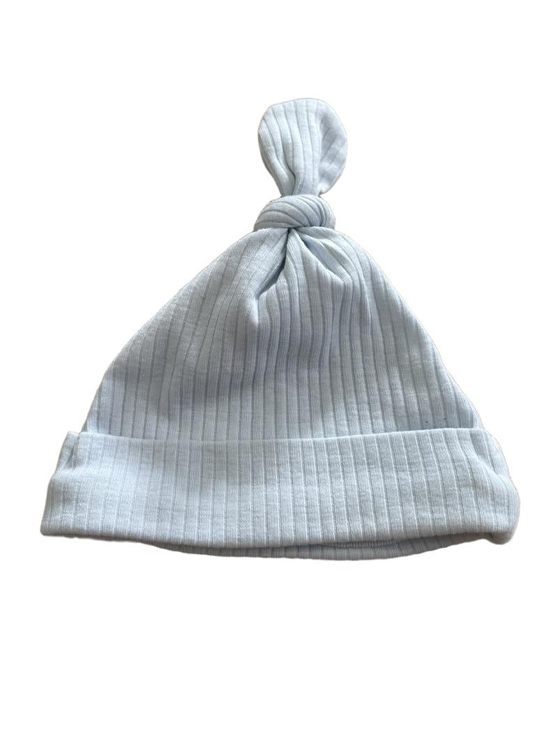 Preloved Piccolo Bambino - Light Blue Top Knot Baby Hat. (0-3m)