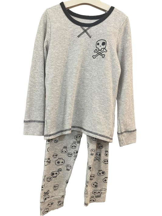 Preloved Red Fox - Gray Skull Long-sleeved Pyjama Set. (6-7y)
