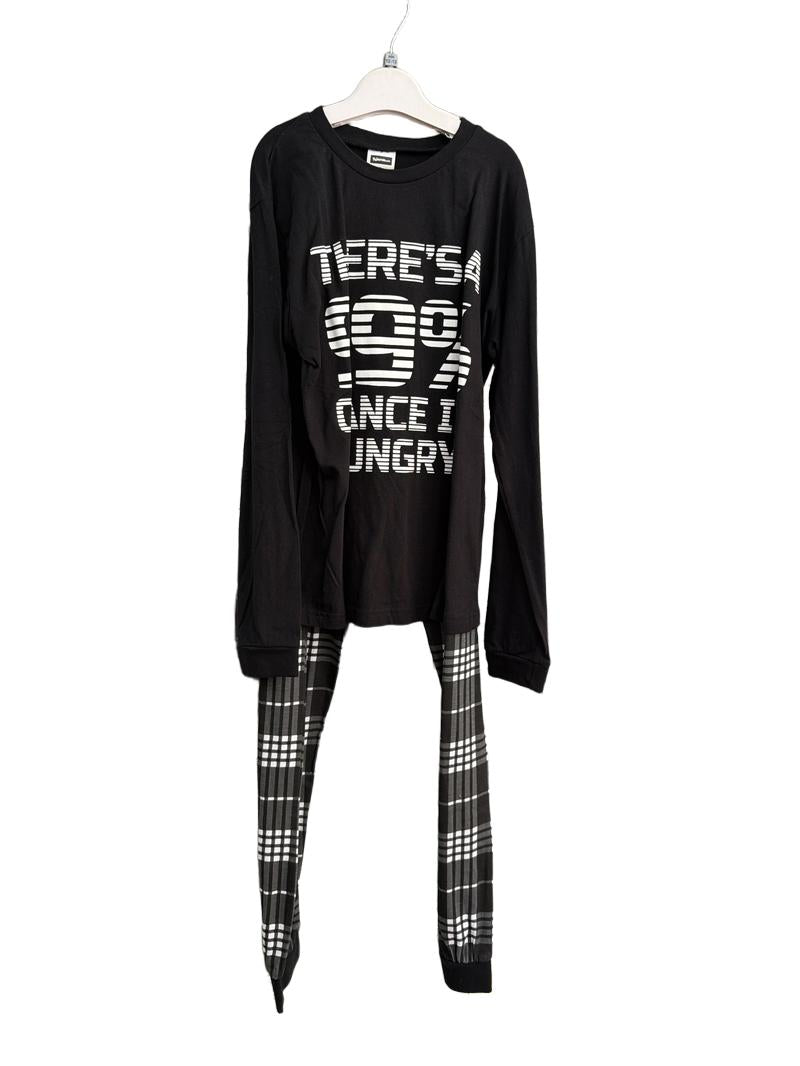 Preloved Pyjamas.com - Black 99% Chance I'm Hungry Long-sleeved Pyjama Set (12-13y)