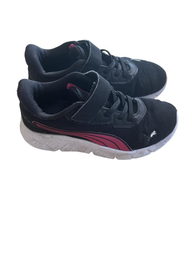 Preloved Puma - Black And Pink Running Shoes. (1 UK)